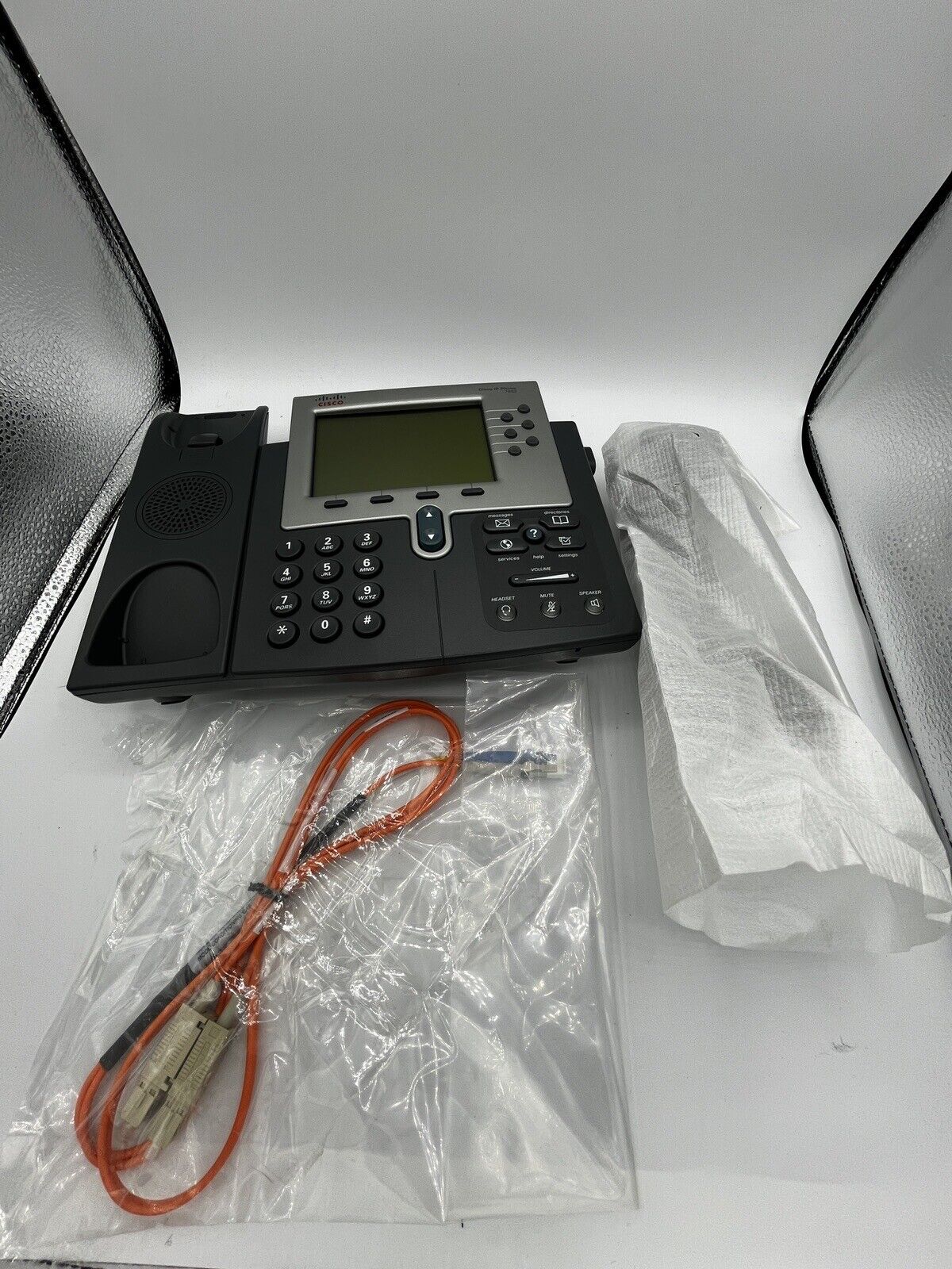 Cisco 7962 Series CP-7962G Unified VoIP IP Business Phones with Stand