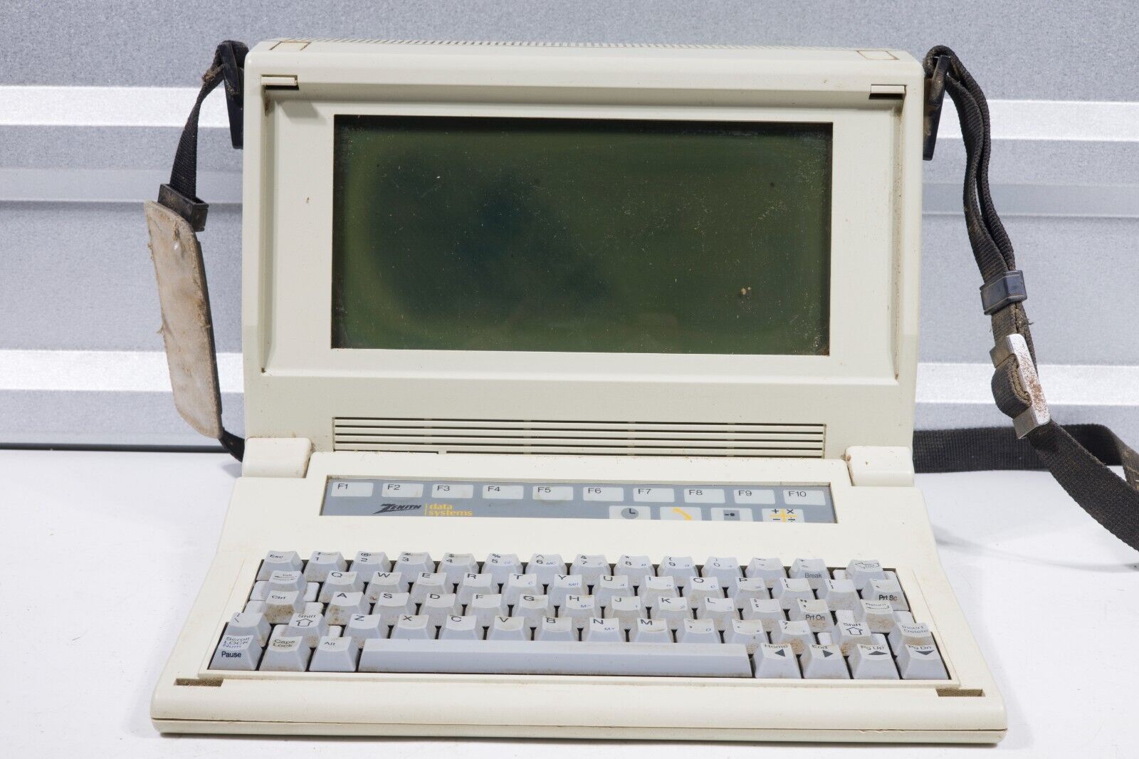 Vintage Zenith Data Systems ZFL-171-42 80C88 portable computer 0270
