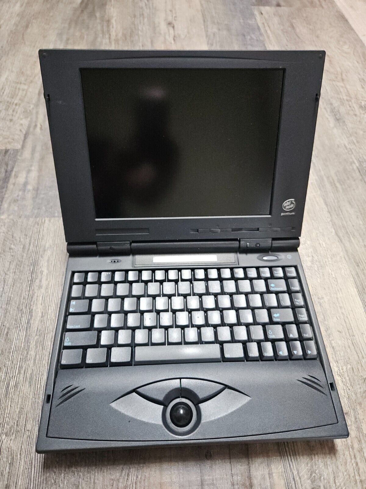 Vintage Untested Hewlett Packard HP OmniBook Laptop? For Repair