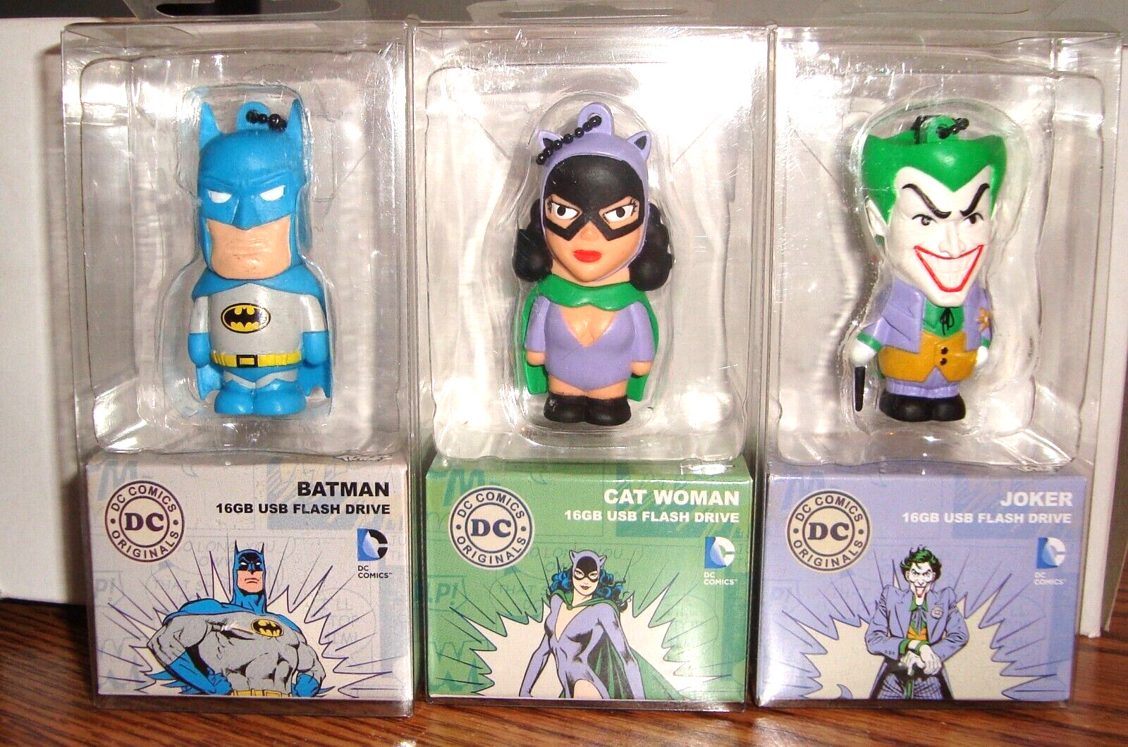 NEW (3) DC ComicsTRIBE USB Flash Drives 16 gb each: JOKER; BATMAN; CAT WOMAN nip