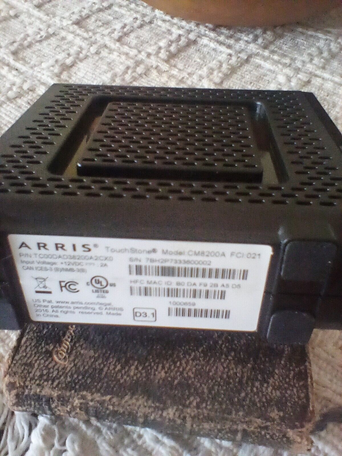 ARRIS Touchstone CM8200A DOCSIS 3.1 Ultra Fast Cable Modem - Black