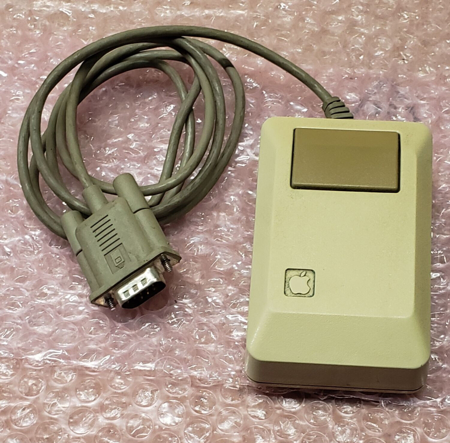 Vintage Apple M0100 mouse, DB9 cable, for Macintosh 128/512/Plus or Apple IIc