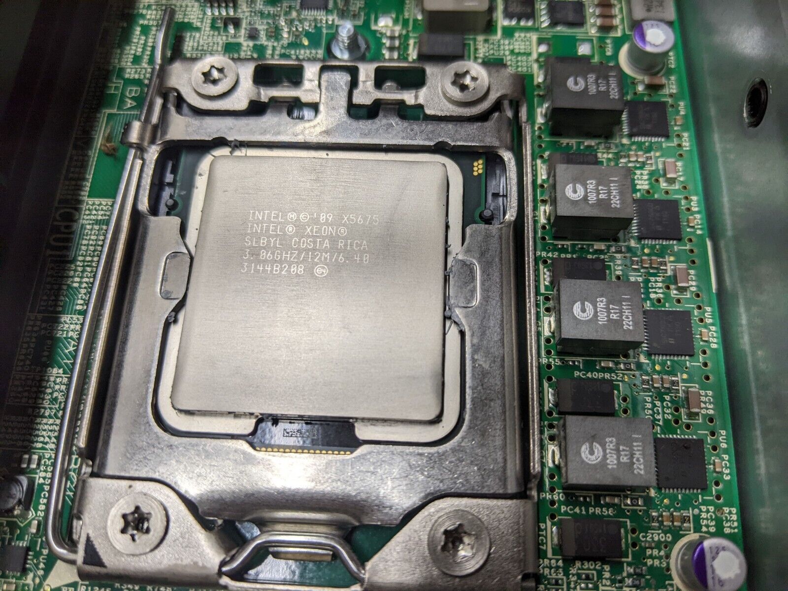 DELL POWEREDGE M710HD INTEL XEON X5675 3.06GHZ(X2) NO RAM NO HDD - 