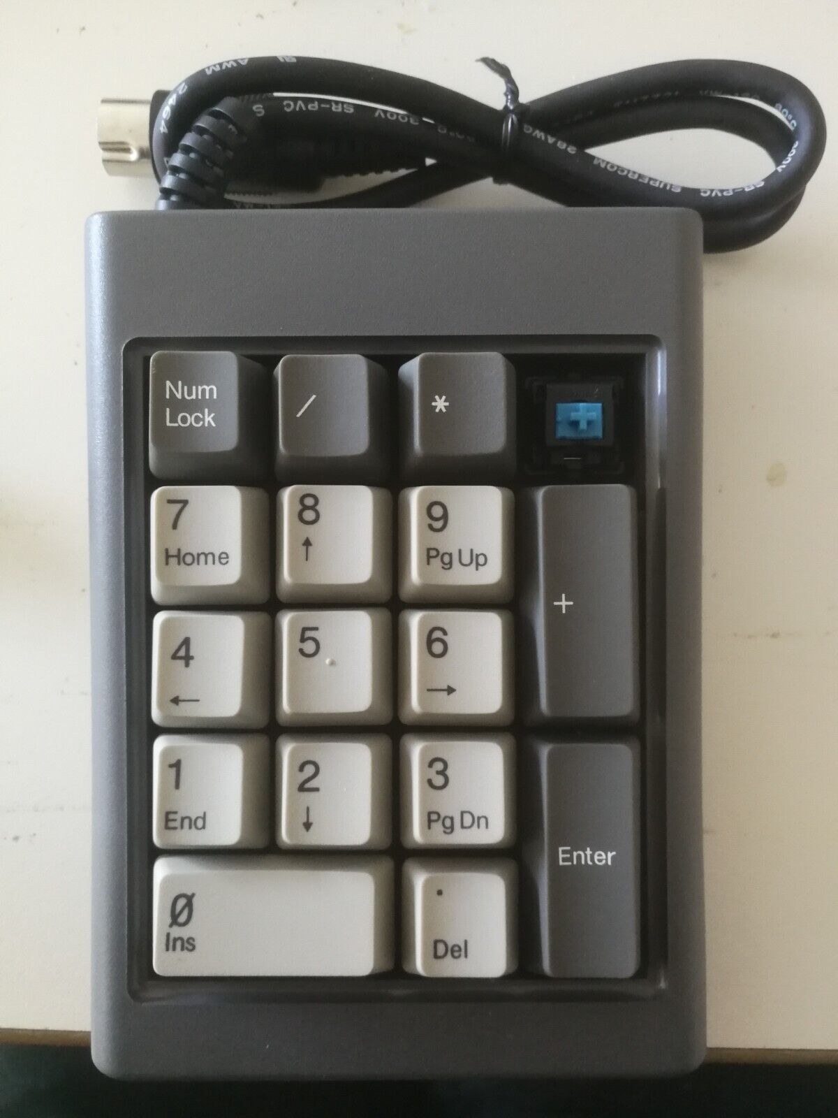 Vintage Numeric Keypad | Cherry MX-Blue Switches | DIN-13