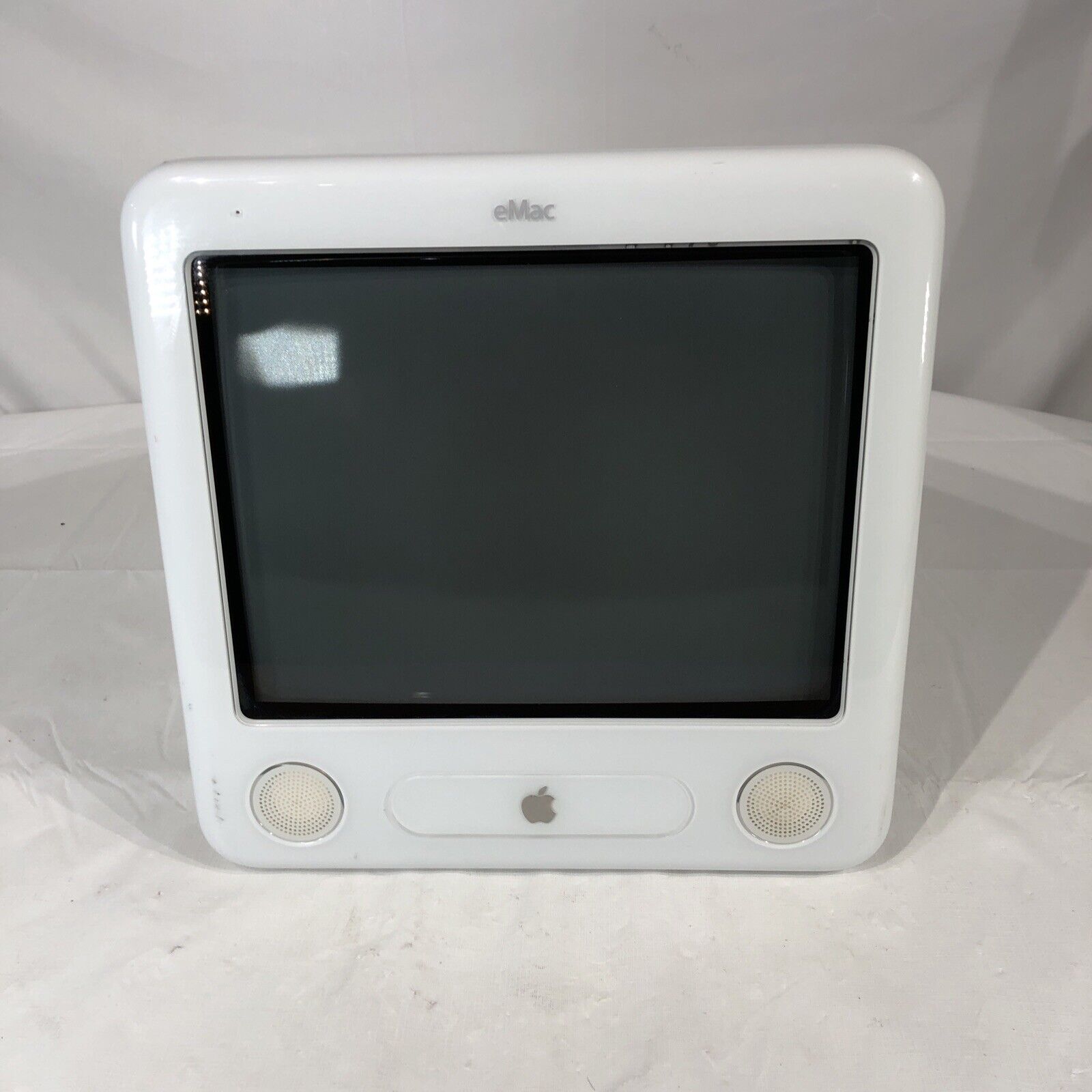 Vintage Apple eMac A1002 PowerPC G4 2004