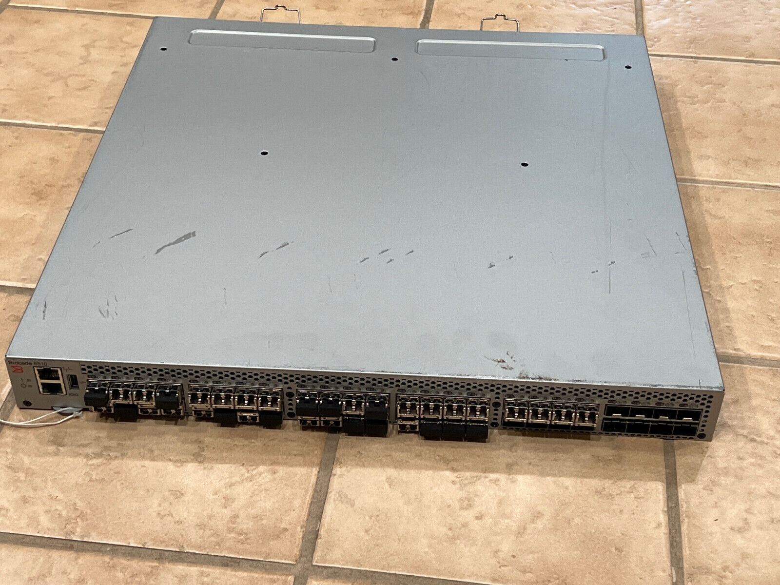 Dell Brocade 6510 Fiber Switch 6510-24-8G-F with 36 Ports active