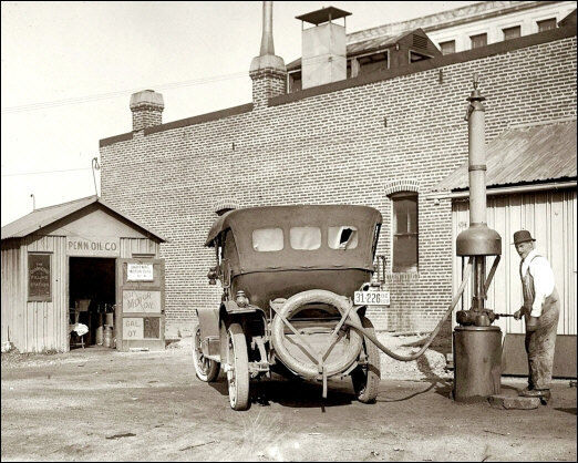 Diamond Gas Station #1 Photo - Penn Oil Wash DC 1920