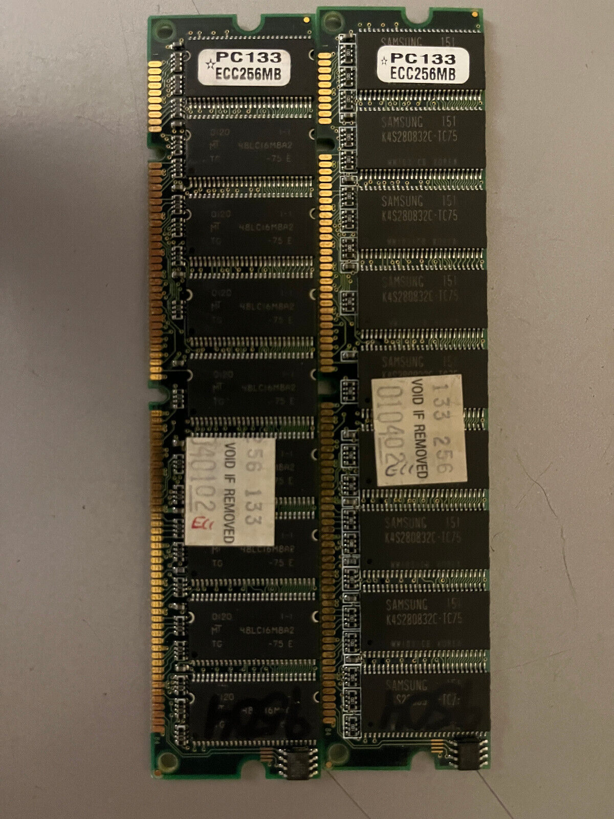Kingston PC-133 128 MB DIMM 133 MHz SDRAM Memory (KVR133X64C3Q/128) PAIR OF TWO
