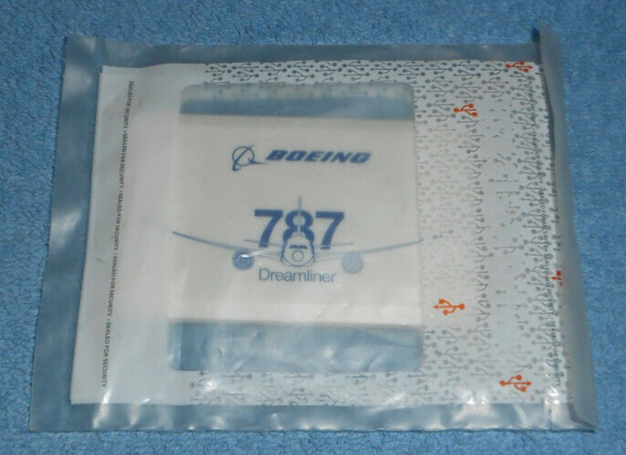 Boeing 787 Dreamliner Aircraft Logo USB Flash Drive BRAND NEW SEALED