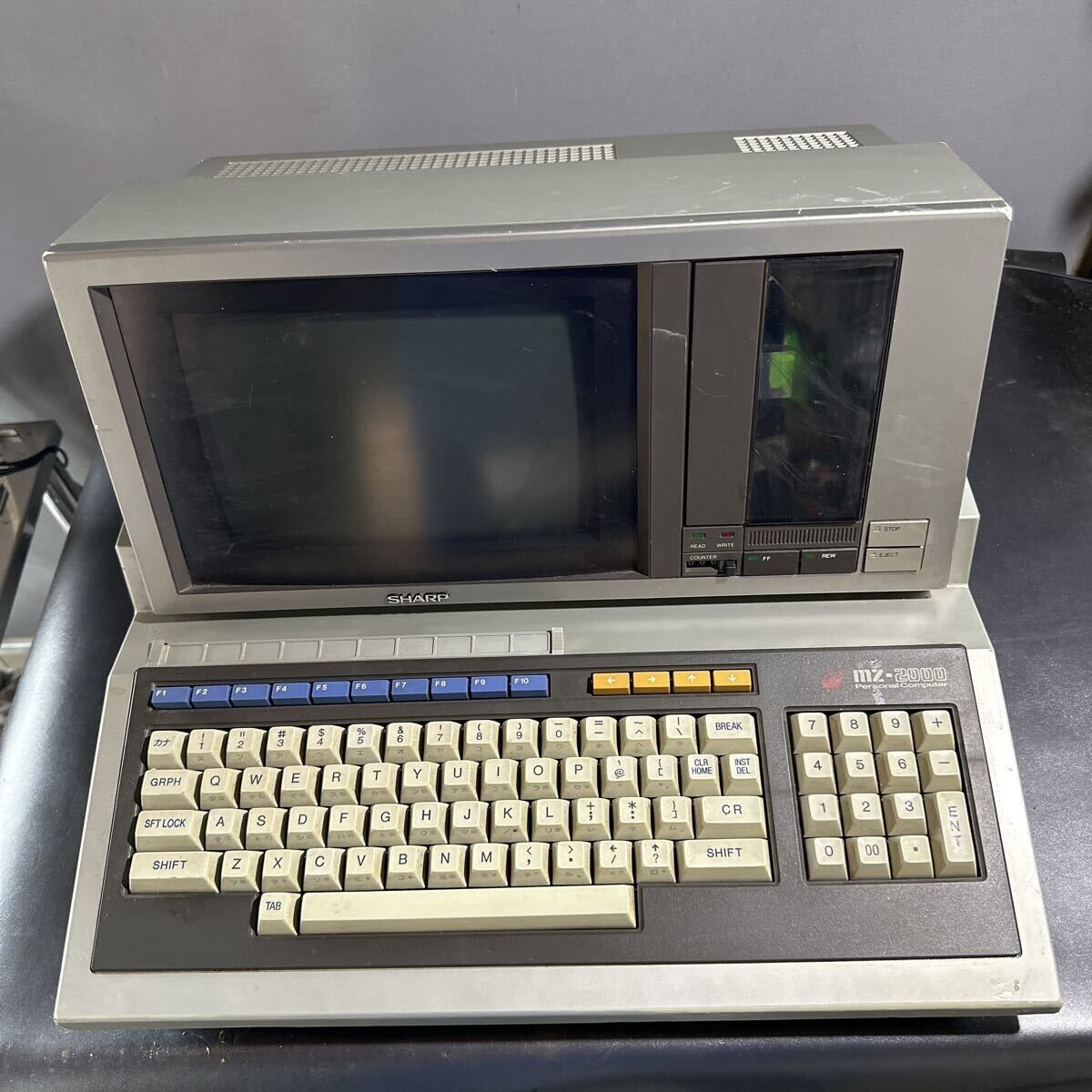 SHARP MZ-2000 Retro Personal Computer vintage 1982 Japan 440×480×262mm 13kg