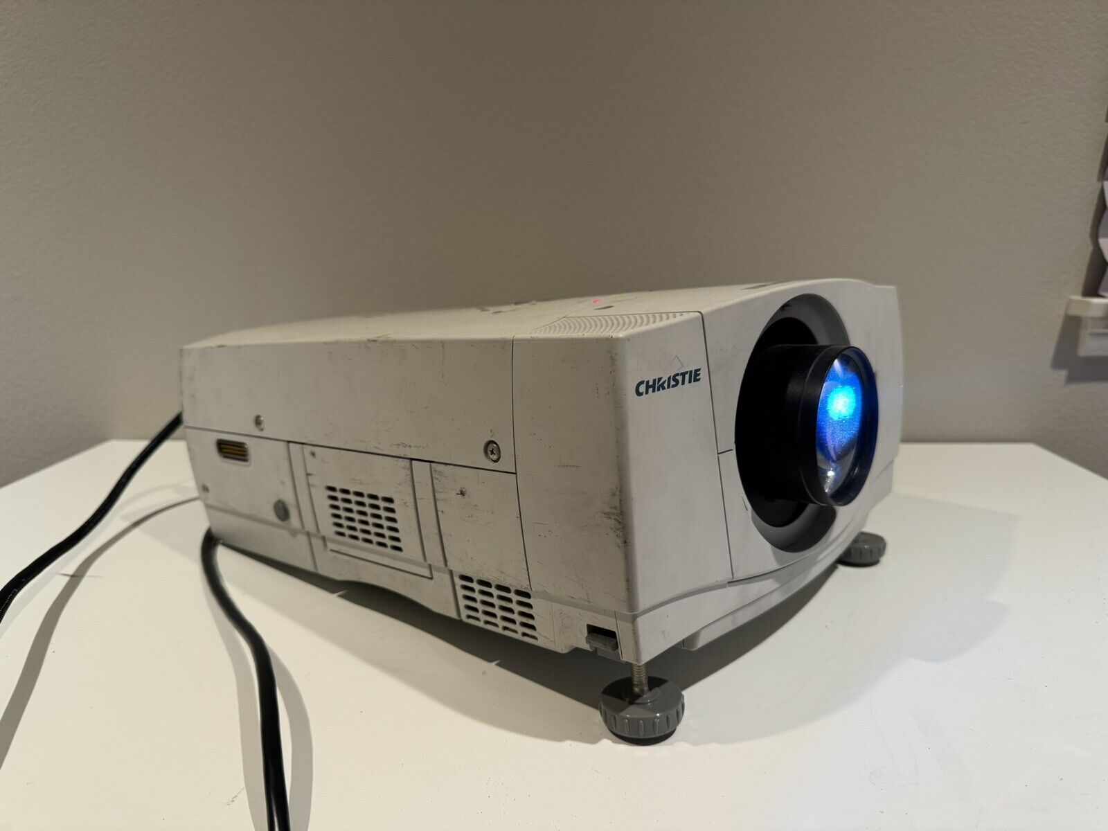 Christie LX55 LCD 5500 Lumen Motorized Zoom Focus Theater Movie Video Projector