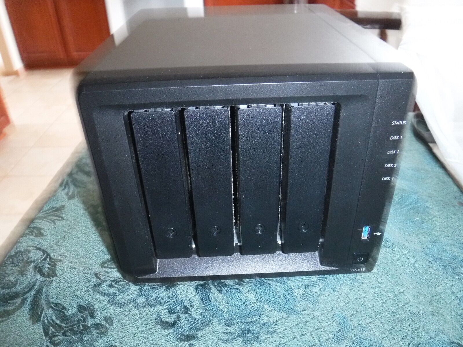 SYNOLOGY 4 BAY NAS DISKSTATION DS418 DISKLESS  (UNTESTED)