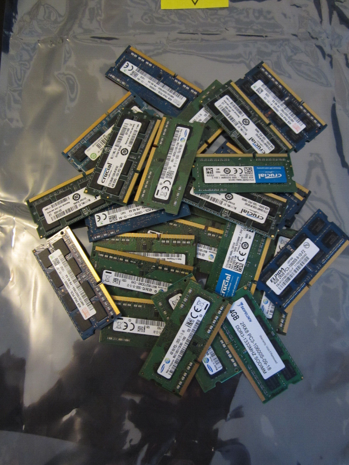 Lot of 28 Sticks 4GB PC3 DDR3 Laptop RAM - 112GB - Samsung Crucial Hynix Elpida