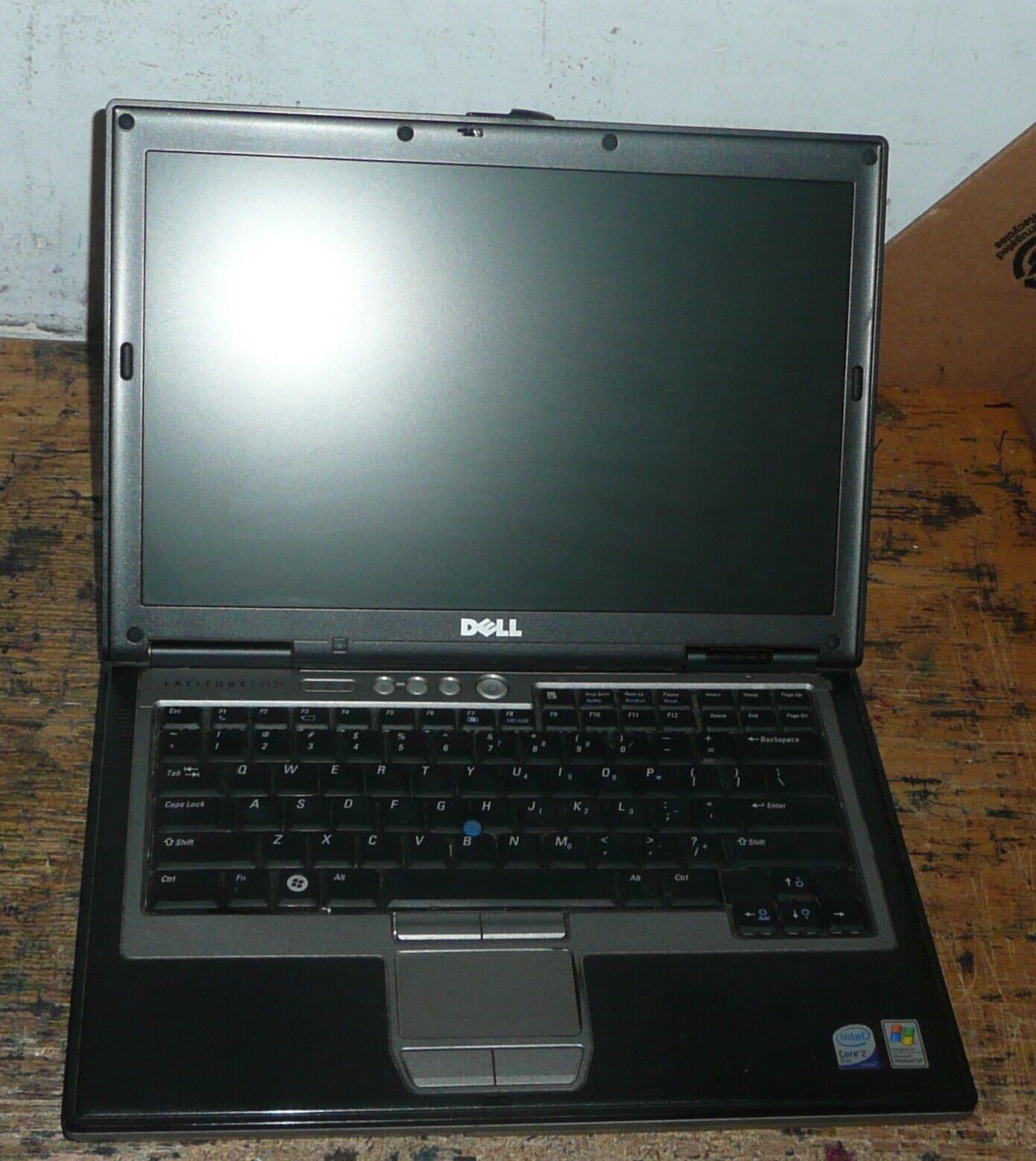 Dell Latitude D630 Laptop Computer 2GHz C2D 160GB HD WINDOWS XP - Serial Port