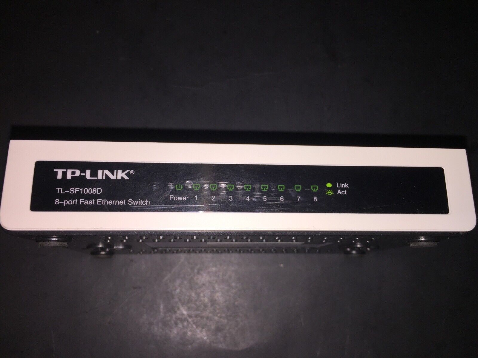 TP-LINK TL-SF1008D 8-Port Desktop Switch 10/100 Mbps Network