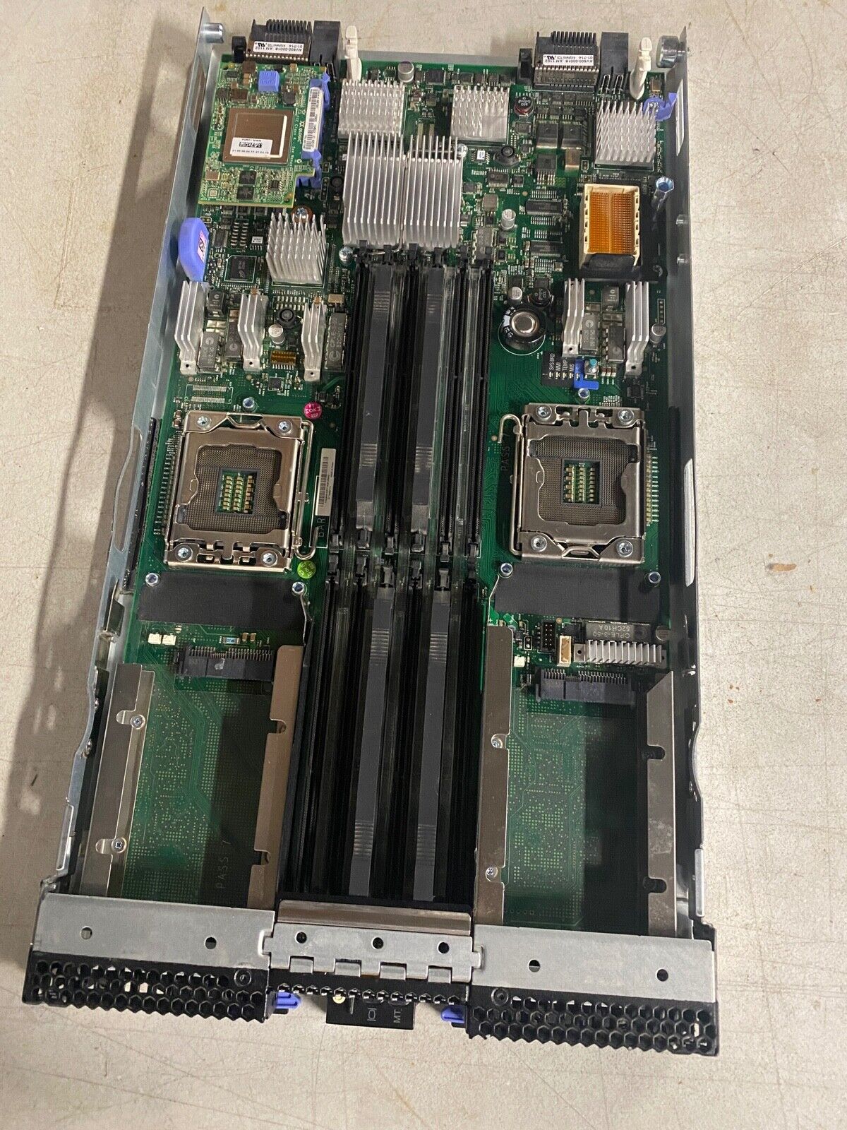 IBM HS22 7870-AC1 Server Blade-BAREBONES 