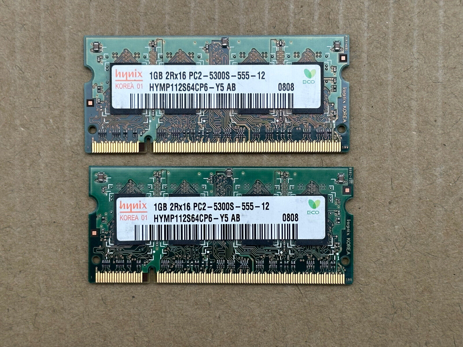 Hynix 2GB (2 of 1GB) 2Rx16 PC2–5300S-555-12 HYMP112S64C6-Y5 AB DDR2 RAM