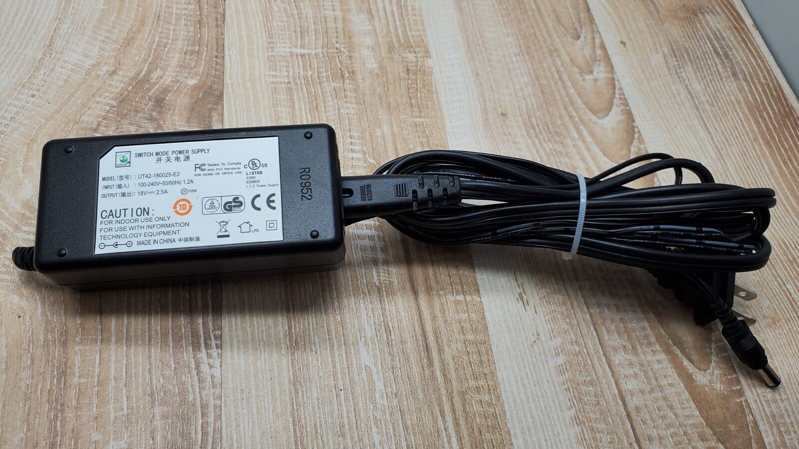 Genuine Cricut Adapter ut42-180025-e2 T11