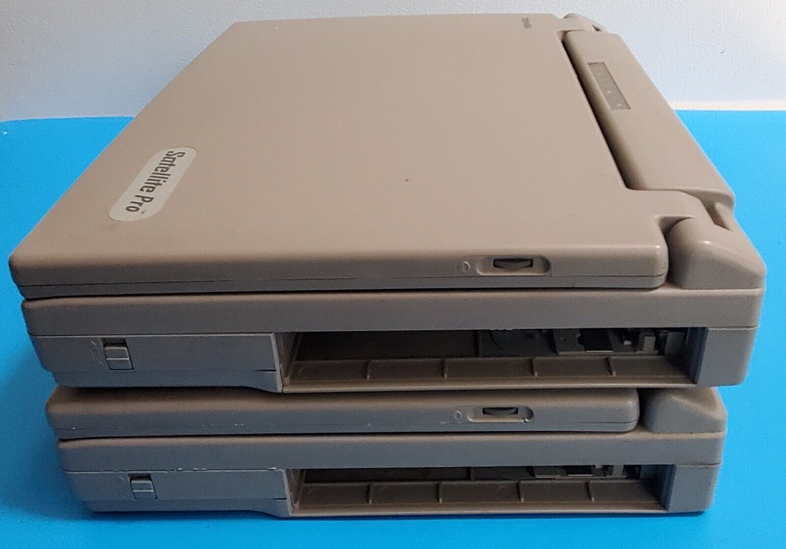 Lot of TWO (2) Vintage Toshiba Satellite Pro 425CDS Laptop Computers - For Parts