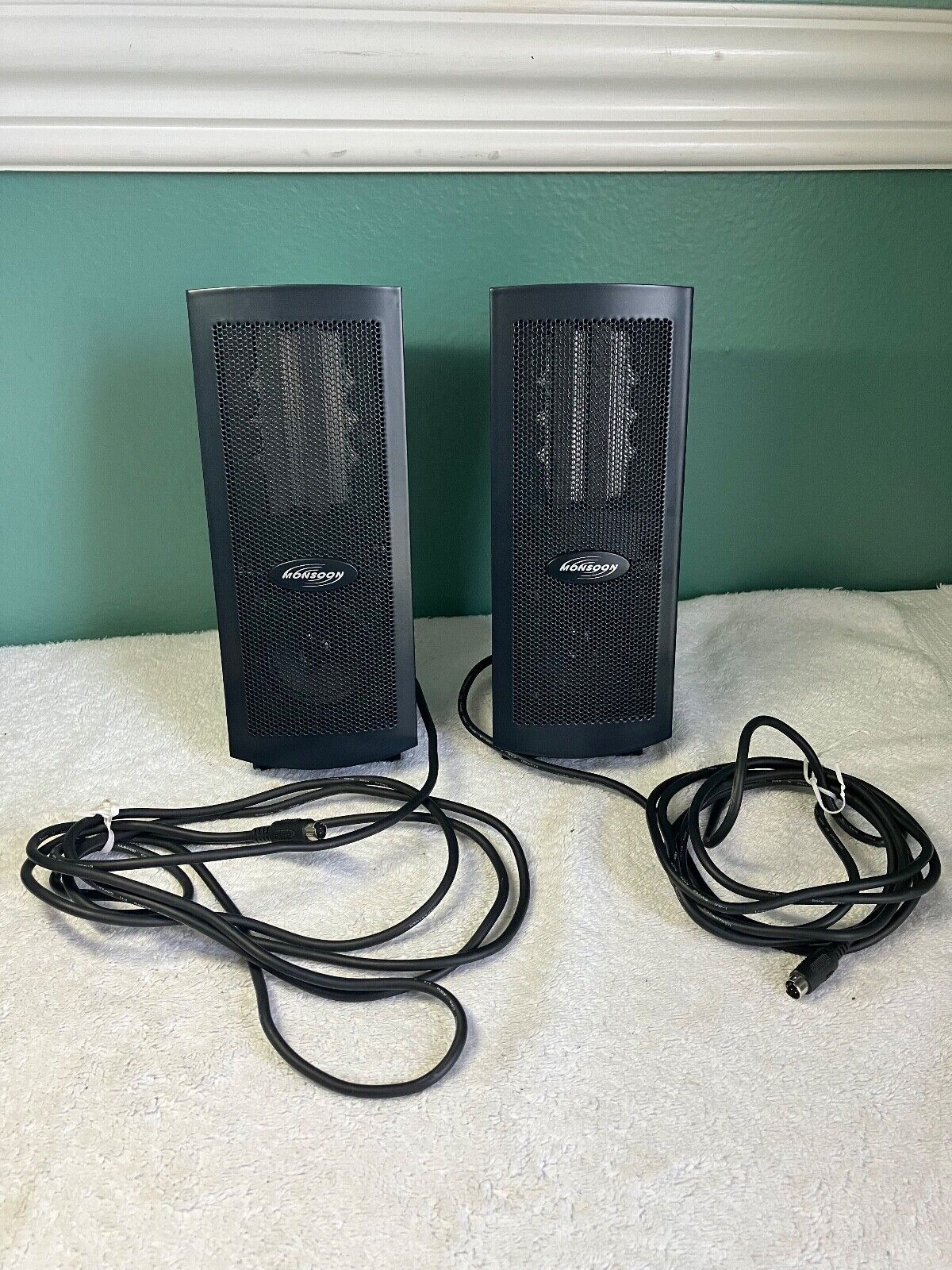 Vintage Pair of Monsoon Flat Panel Computer Speakers - No Subwoofer