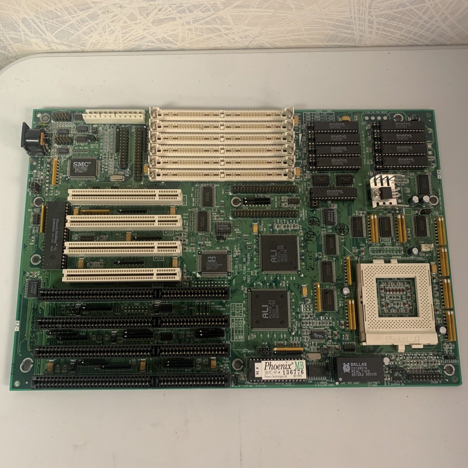 Vintage PC Motherboard Phoenix 586 PCI PnP Socket 5 RARE OLD TECH UNTESTED