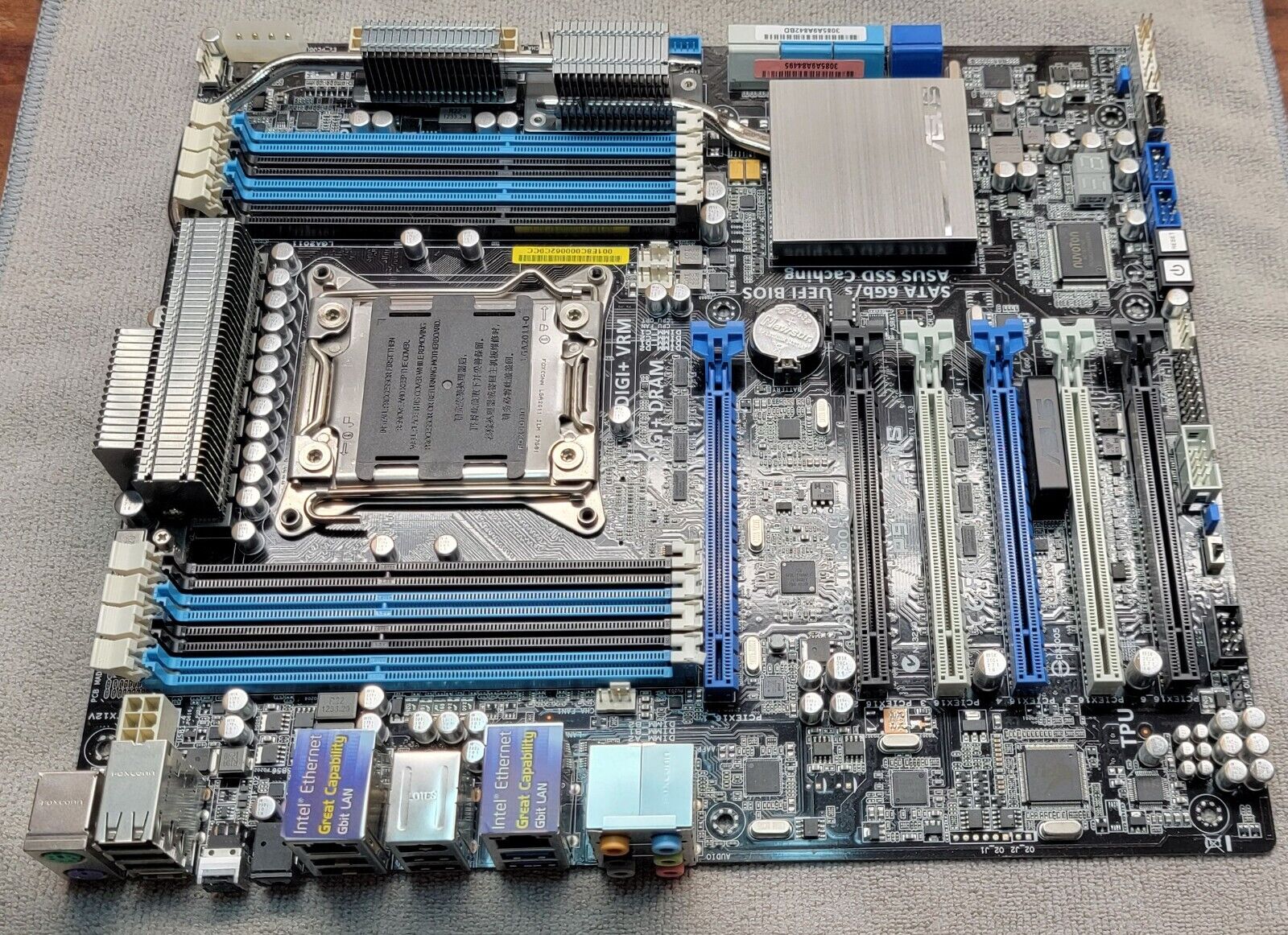 ASUS P9X79 WS, LGA 2011 DDR3 SATA System Board - Almost Entire Kit