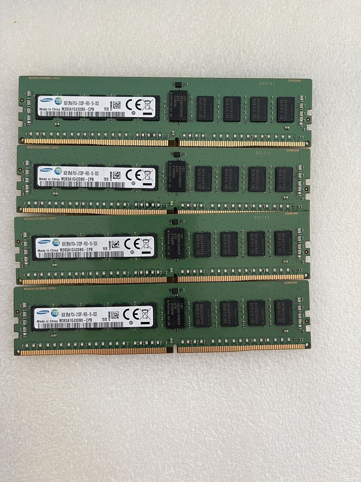Samsung 8GB 2Rx8 PC4-2133P-RE0-10 M393A1G43DB0-CPB Server Memory Ram（lot4）
