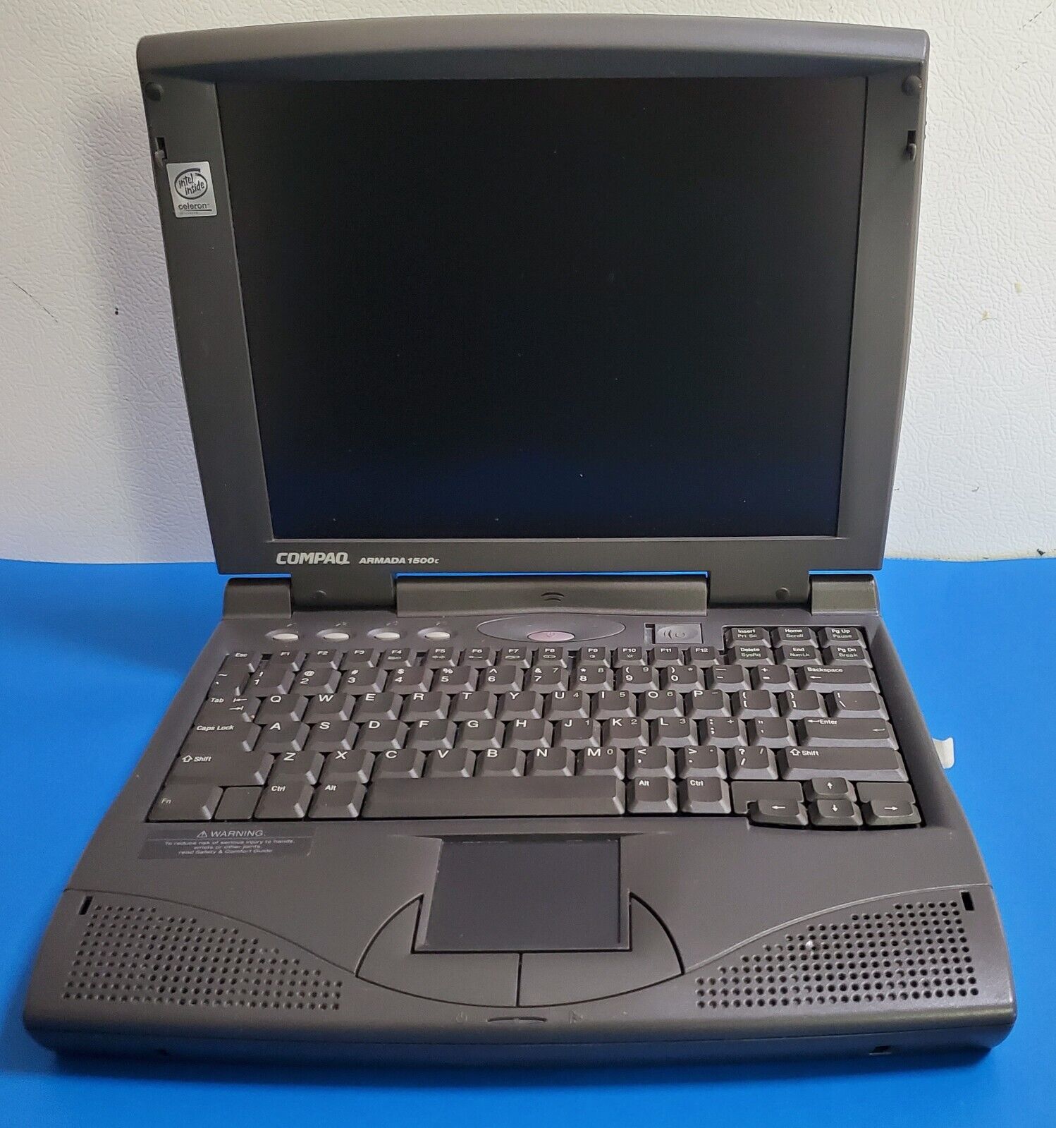 Vintage Compaq Armada 1500c Notebook Laptop Computer  Nice - Untested - as is