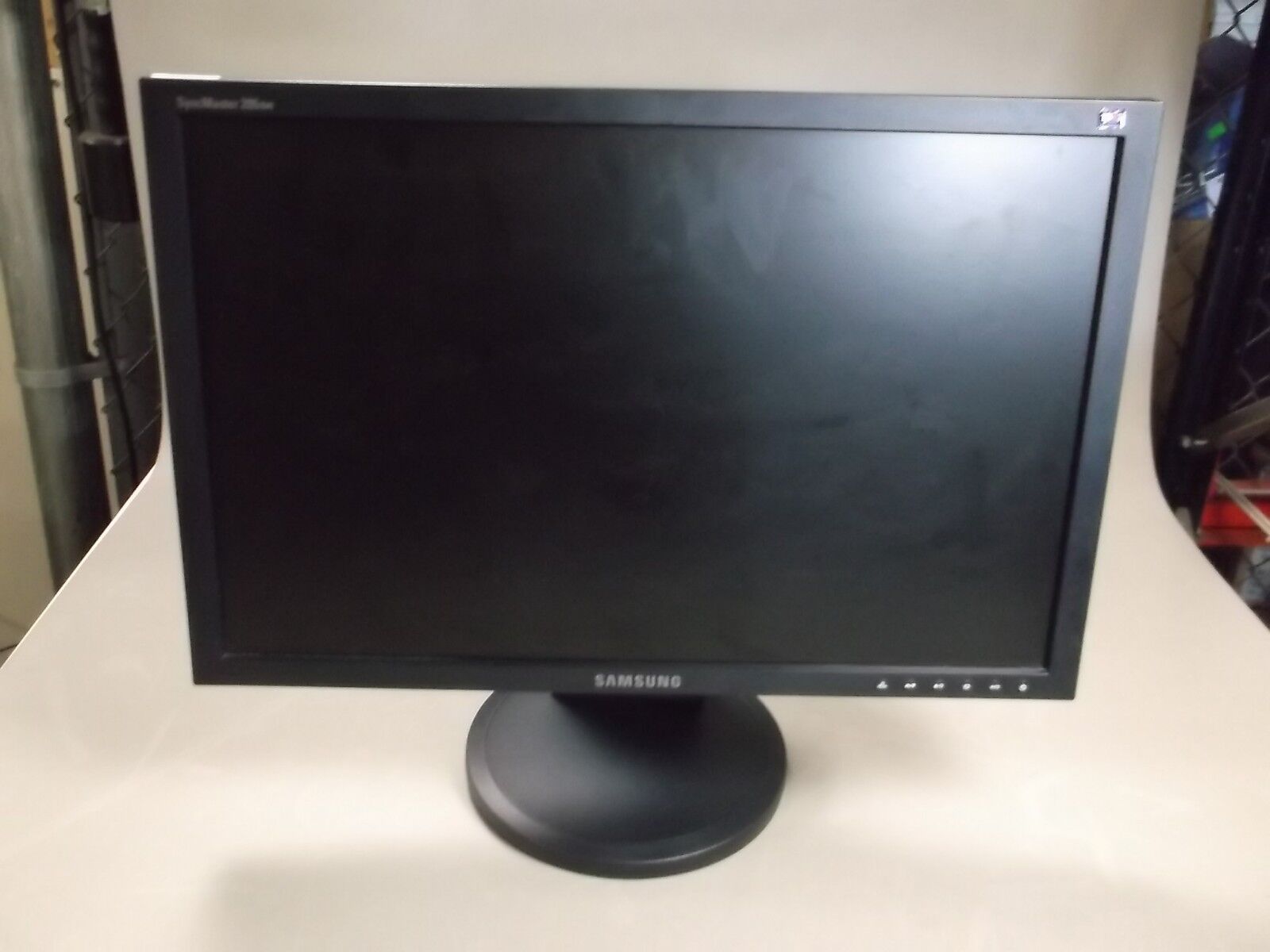 Samsung Syncmaster 205BW 20-In Monitor w/ Adjustable Stand 30 DAY WARRANTY