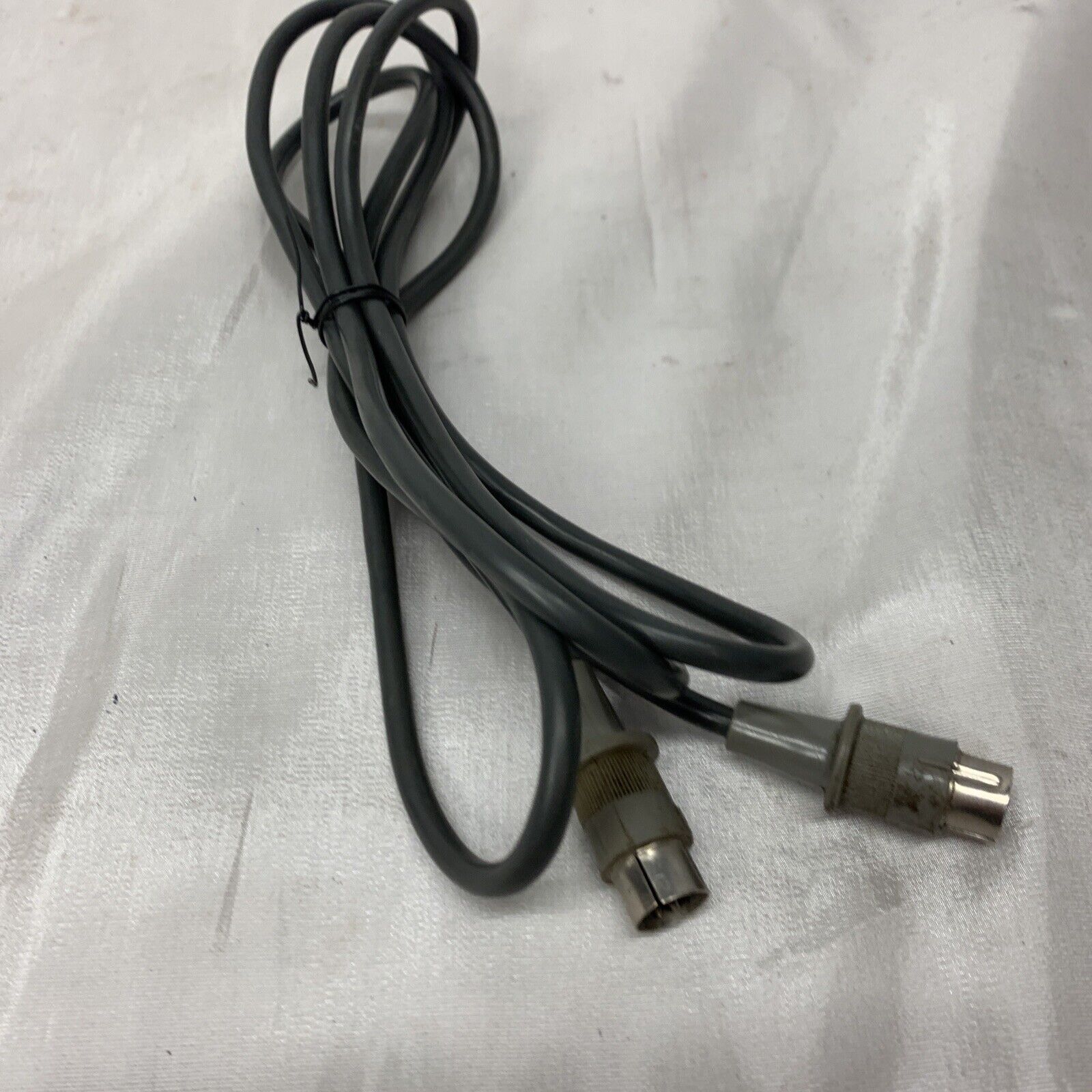 Vintage Sony 5-pin cable from the 1970s. Approximately 6-feet. Audio REC/PB