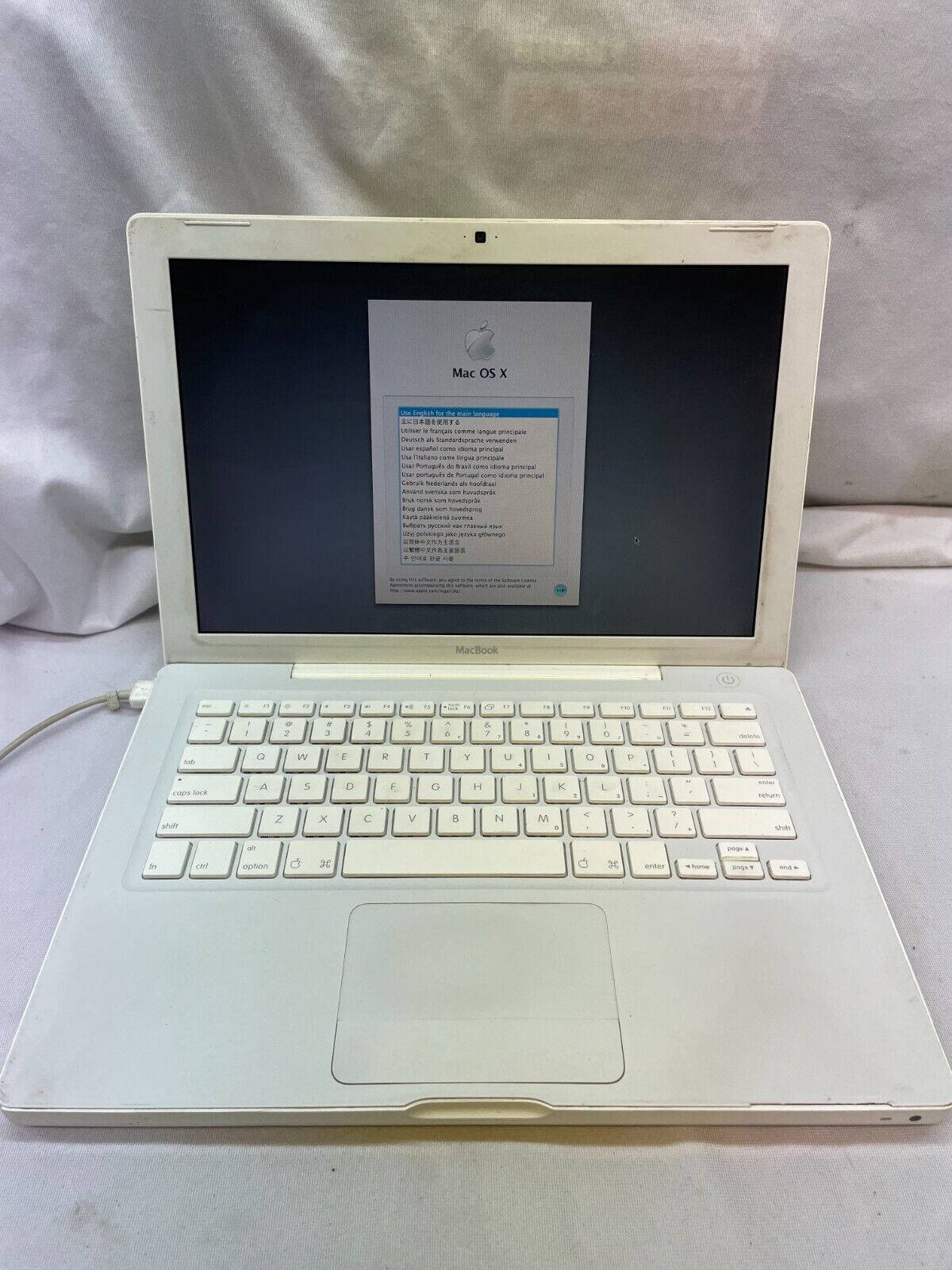 VINTAGE WHITE APPLE MACBOOK A1181 WORKS OS X 10.6 Charger Bundle