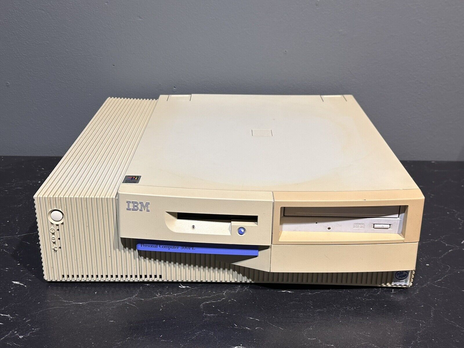 VINTAGE IBM Personal Computer 300PL Pentium III 550MHz 384MB RAM 20GB HDD