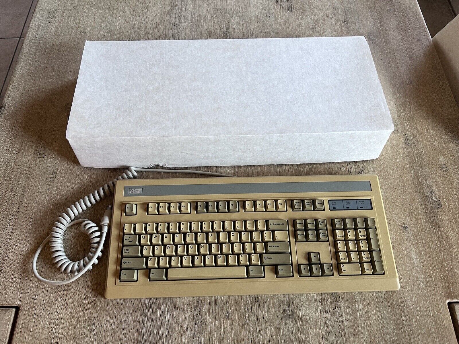 AST Model RT-101  Vintage Mechanical Clicky Keyboard RARE