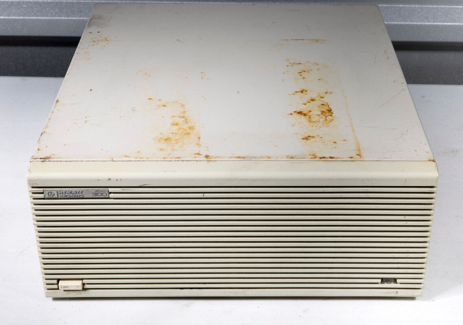 Vintage HP 9000/300 UNIX workstation 68010-10 and framebuffer ST931