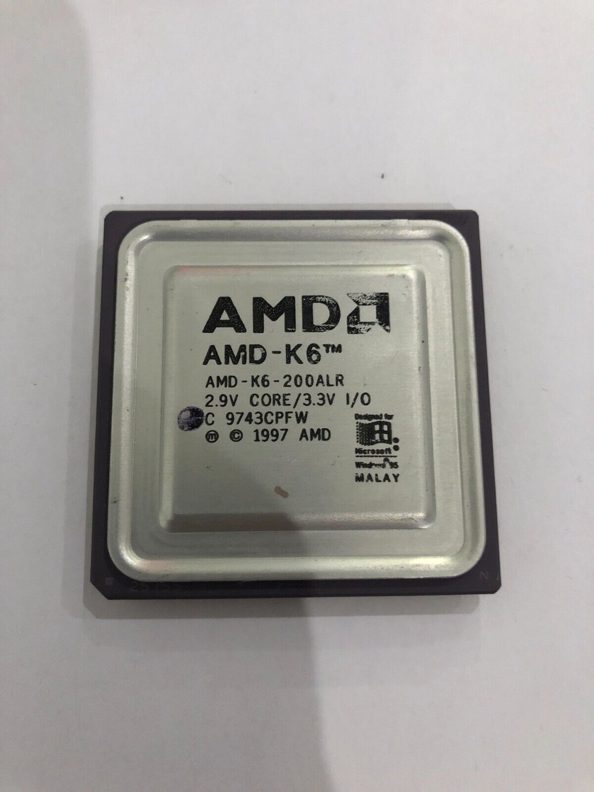 1x AMD AMD-K6-200ALR 200MHZ CPU PROCESSOR AMD-K6 2.9V