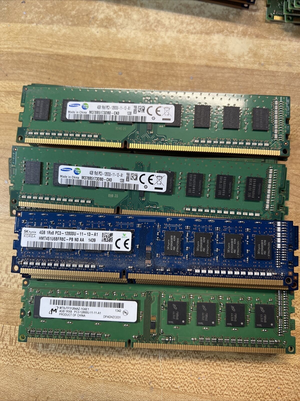 Samsung / SK Hynix / micron 4GB 1RX8 PC3-12800U *LOT OF 44* memory ram computer