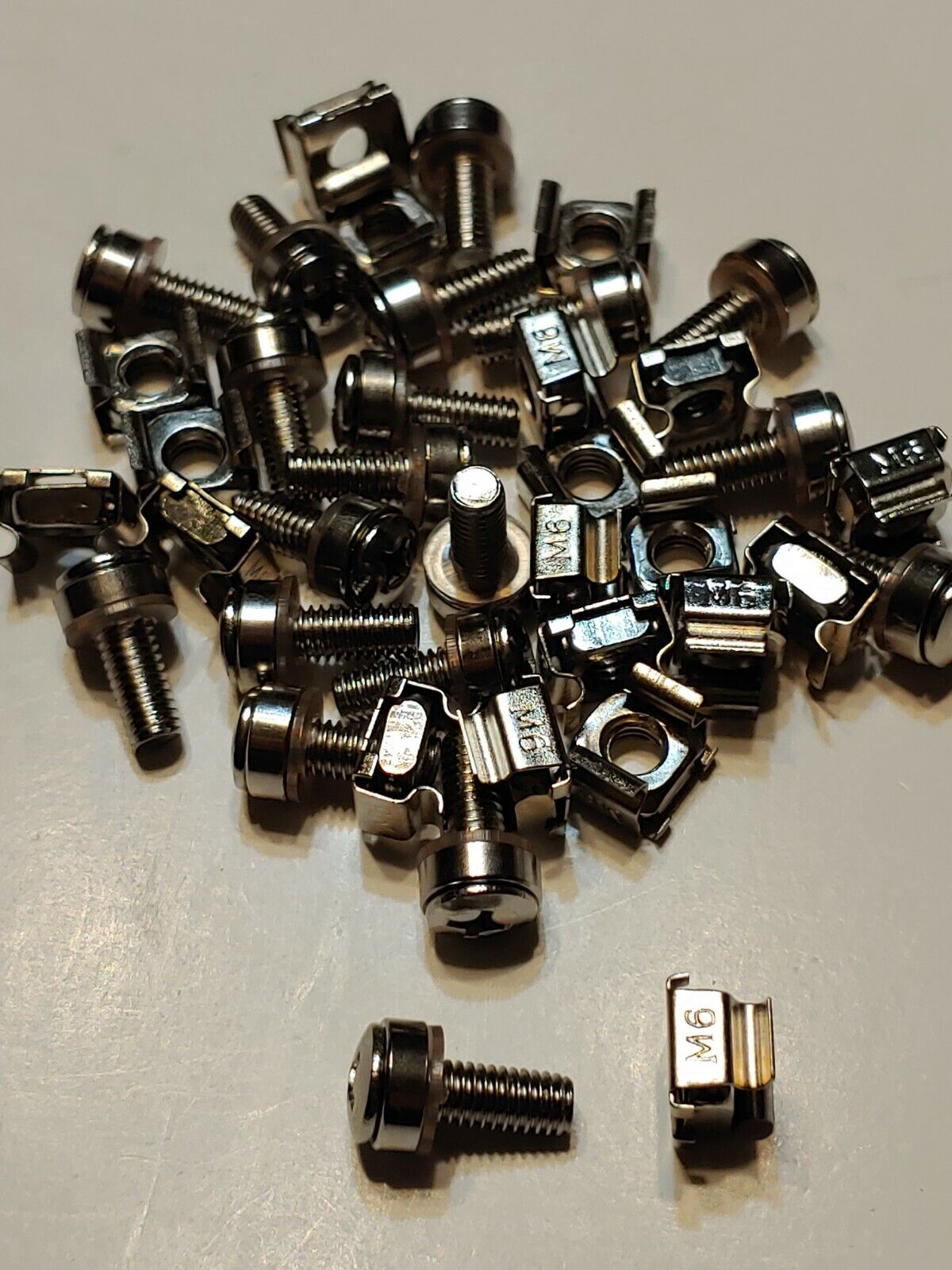 Set of 20 Phillips Screws and M6 Cage Nuts  