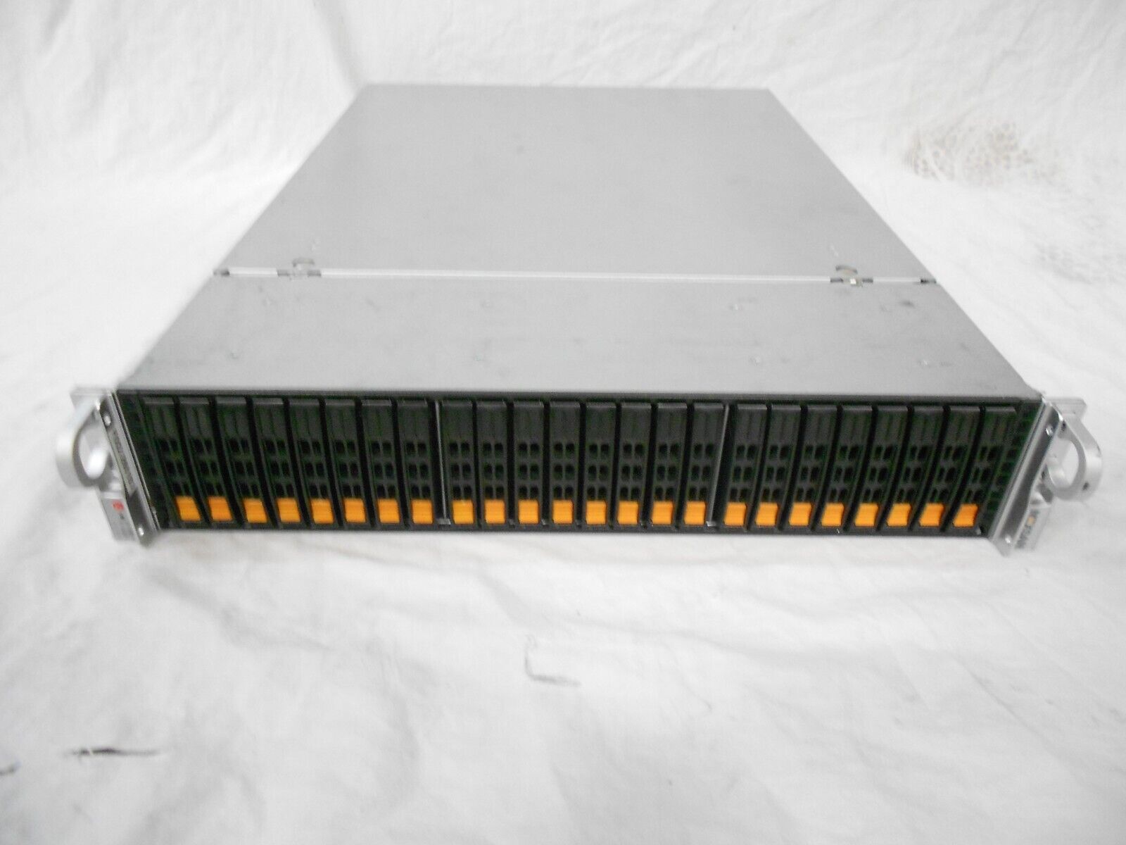 SuperMicro X10DRH-IT CSE-216 Server 16x 1.6TB 2.5 SSD 6G 2x E5-2620v4 128GB