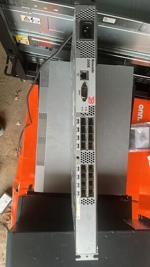 Brocade  SilkWorm (BR-240E-R0001) 16-Ports Rack-Mountable Switch