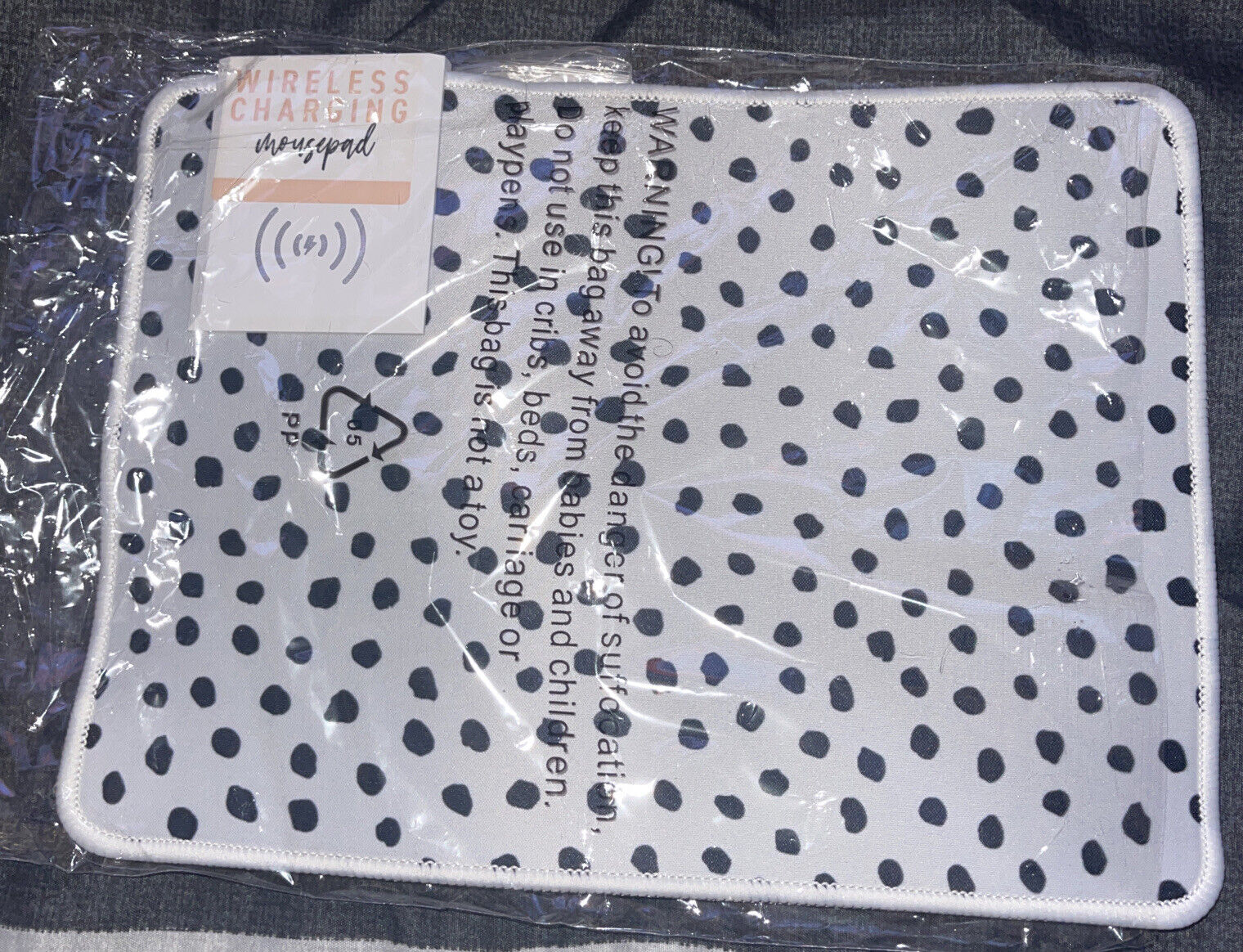NEW - Wireless Charging Mousepad Black & White Spots Print Rectangular 11” X 8” 