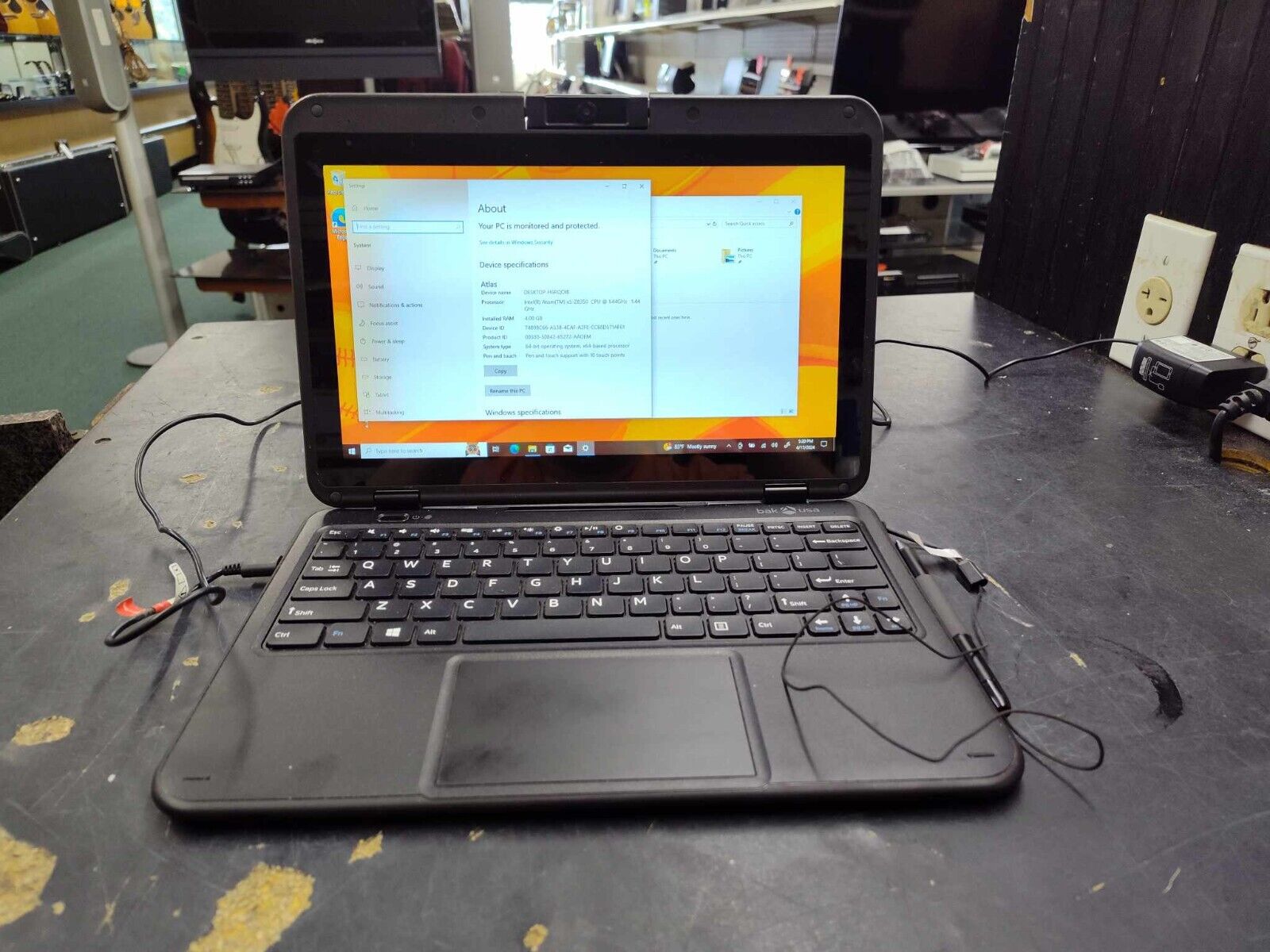 Bak USA Atlas 2-in-1 Laptop/Tablet PC Intel Atom Windows 10 4GB RAM 128GB SSD