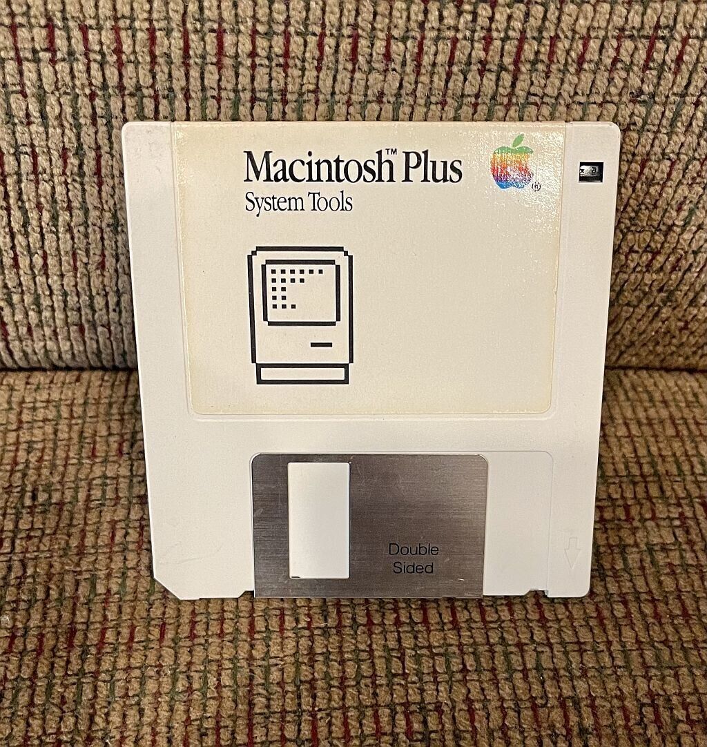 Vintage 1985 Apple Macintosh Plus System Tools 690-5064-A 3.5” Floppy Disk