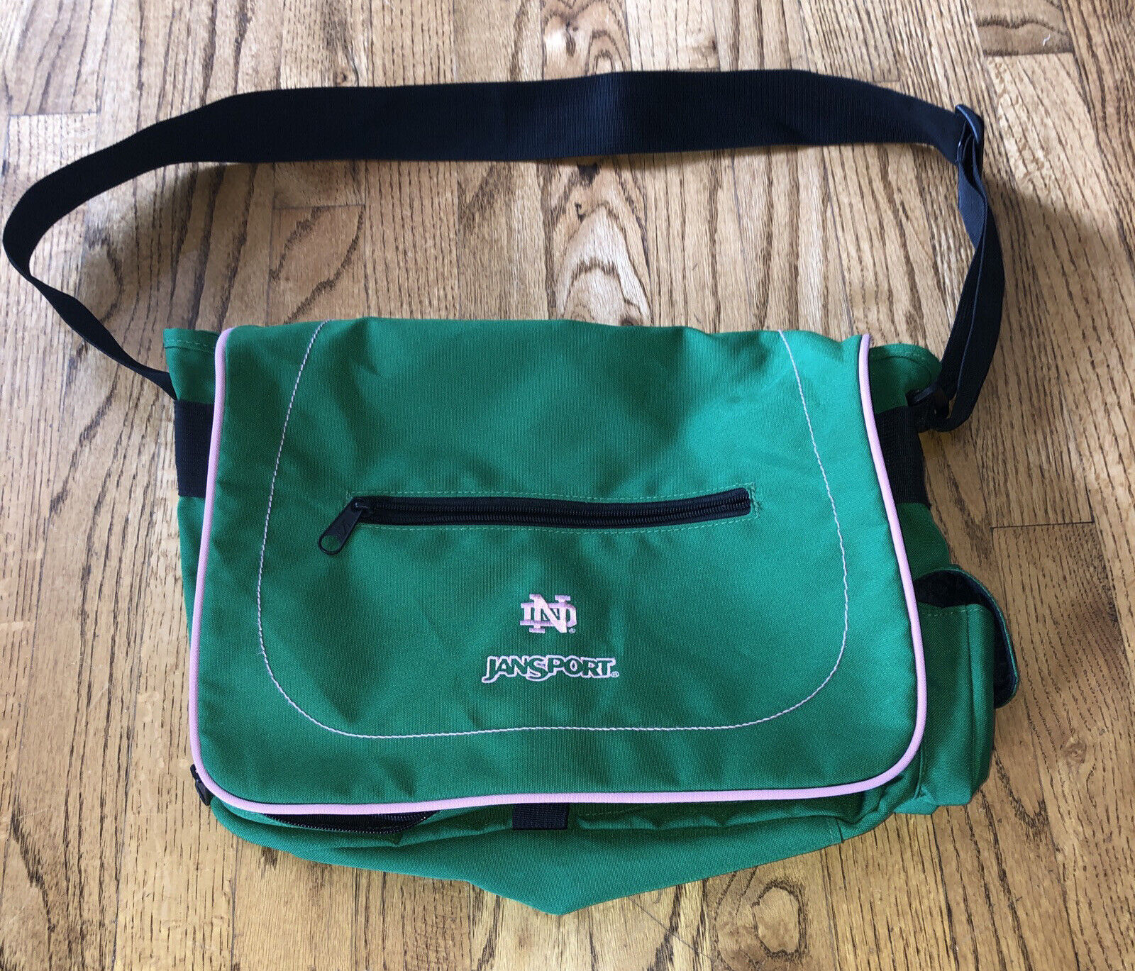 JANSPORT University of Notre Dame Messenger Bag Laptop Computer Bag Pink Green
