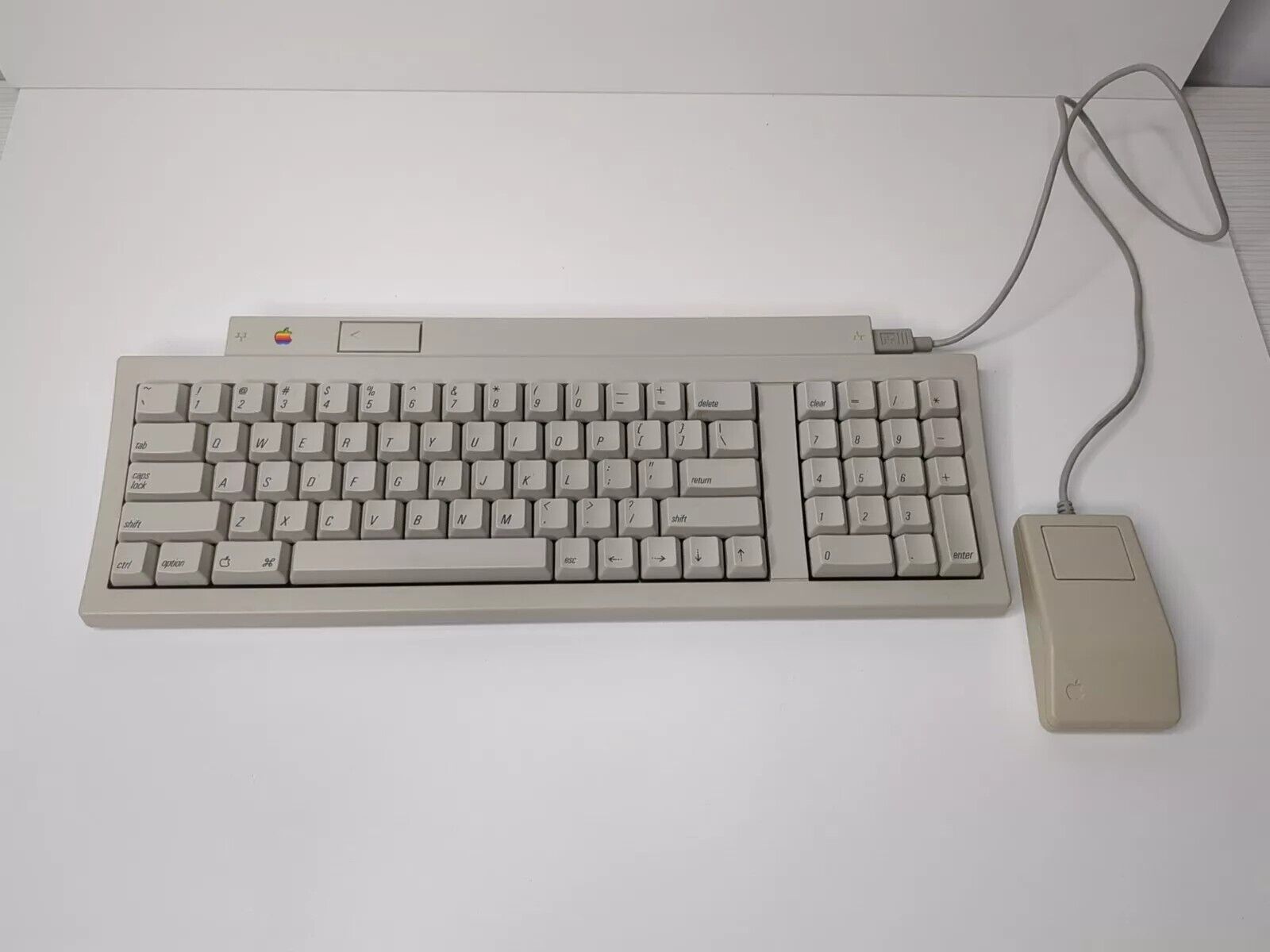 Vintage Apple ADB Keyboard II M0487 W Bus Mouse G5431 Untested Clean Ports