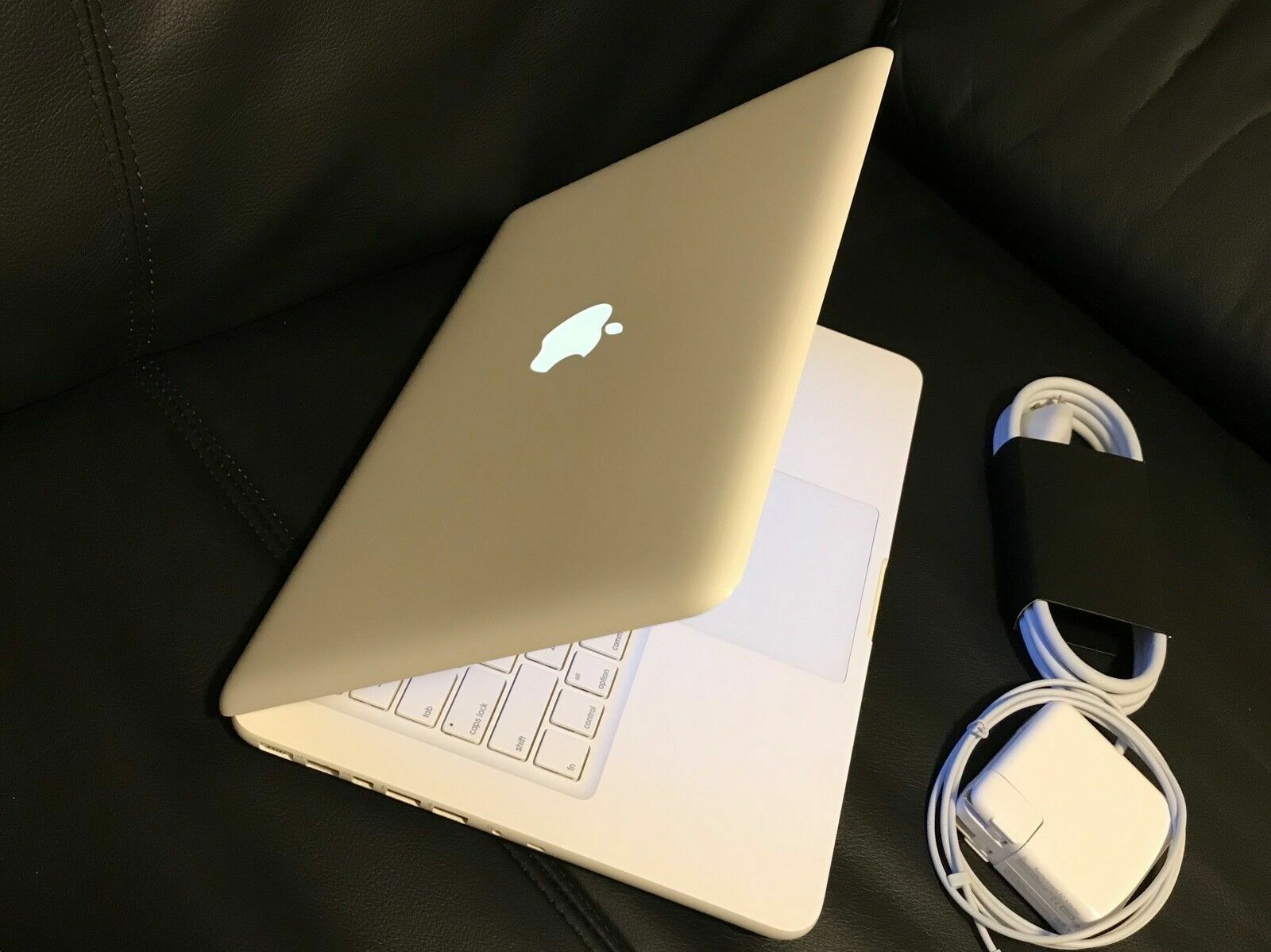 Apple MacBook White 13\