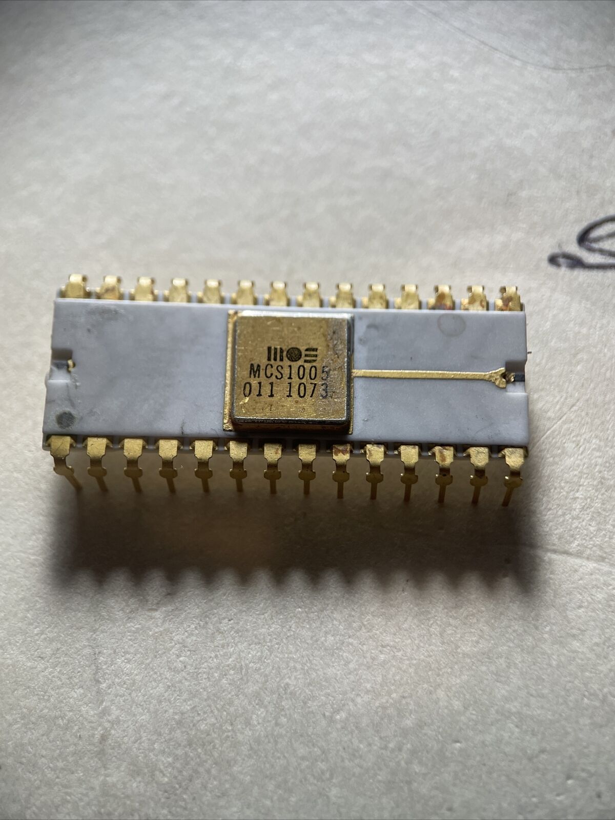 MOS MCS1005 RARE White Ceramic Gold Chip ASCII Character Generator IC