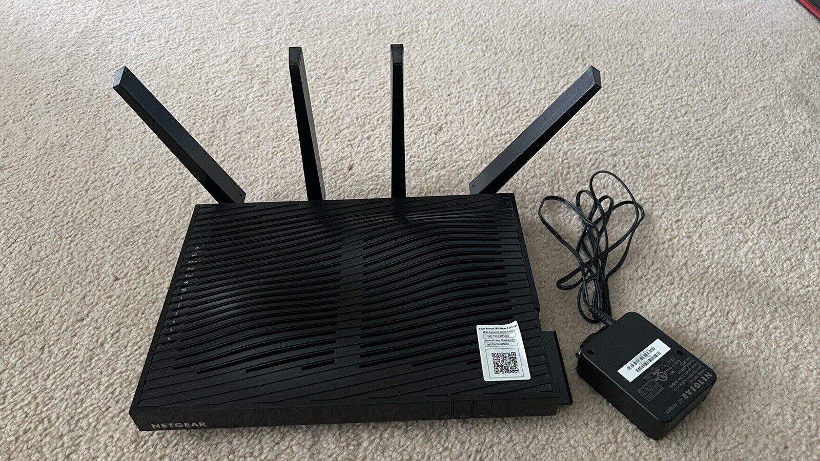 NETGEAR R8500 1000 Mbps 6 Port 2166 Mbps Wireless Router - Excellent condition