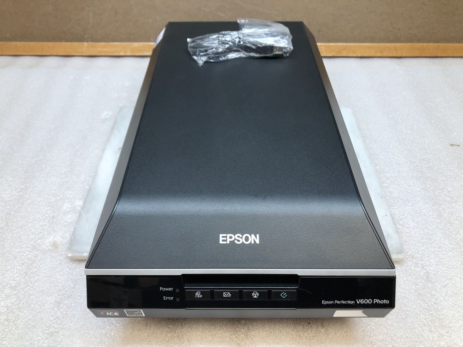 Epson Perfection V600 J252A Flatbed Photo Scanner 24v USB incl NO ADAPTER