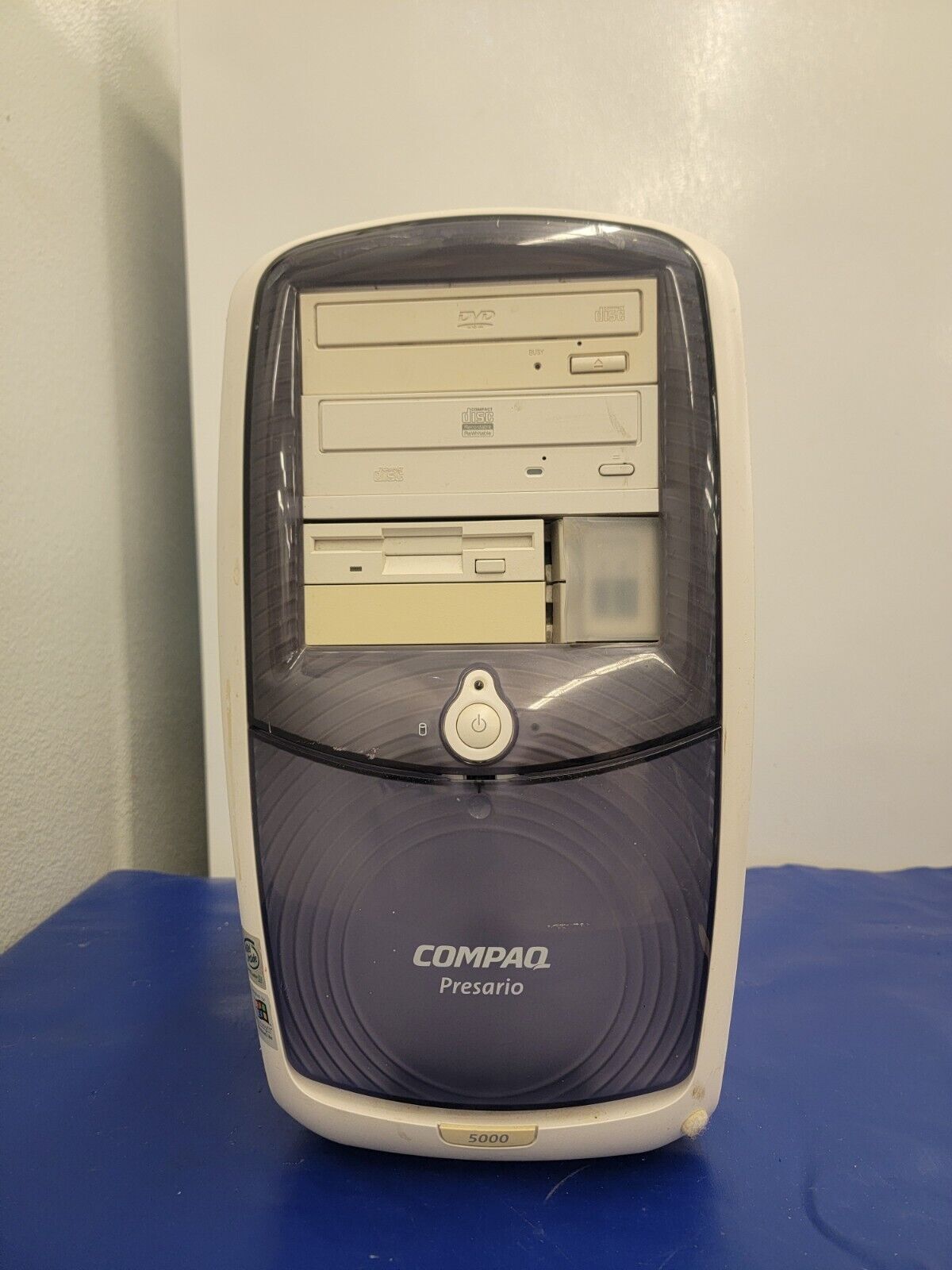 Vintage Compaq Presario 5009SR Computer Intel Pentium III Early 2000'S.