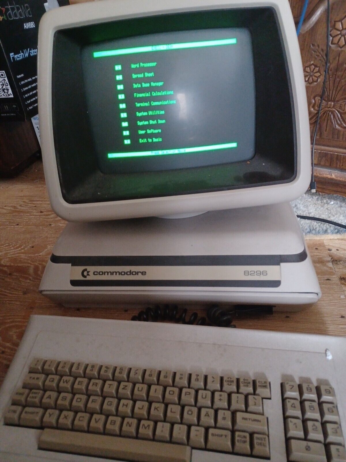 Commodore 8296 SK Computer - SUPER RARE with EXECUDESK works - NICE